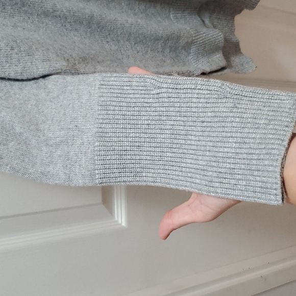 Calvin Klein sweater - Picture 4 of 5